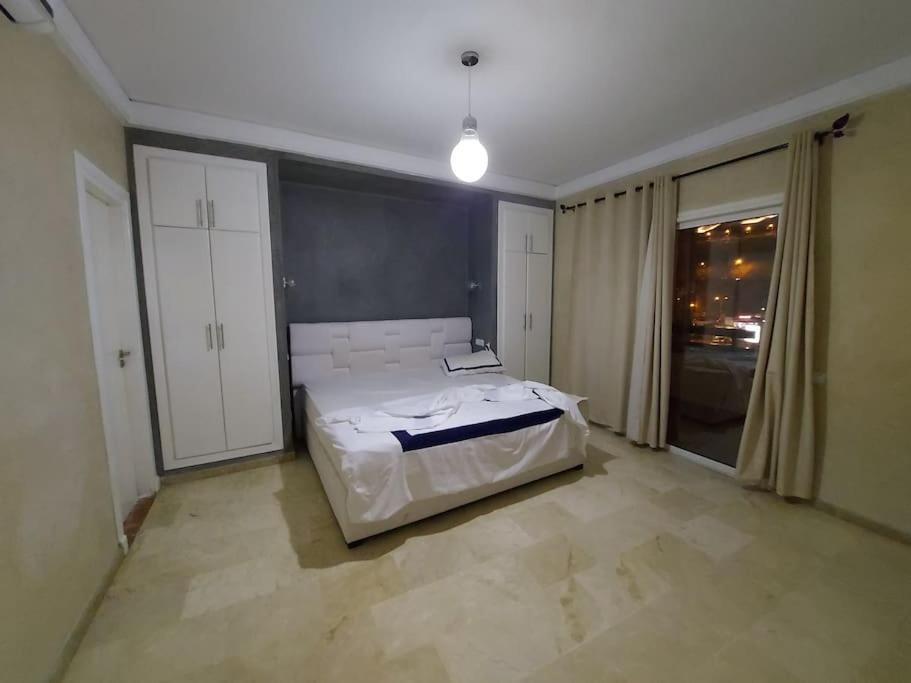 Superbe A La Marina Appartement *